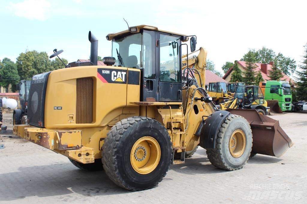 CAT 930 H Gumikerekes homlokrakodók