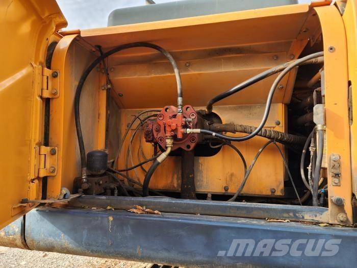 Hyundai Robex 300 LC Lánctalpas kotrók