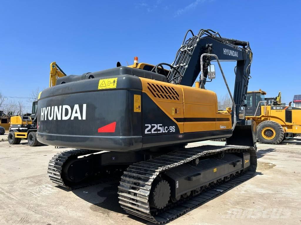 Hyundai 225lc-9s Közepes (midi) kotrók 7 t - 12 t