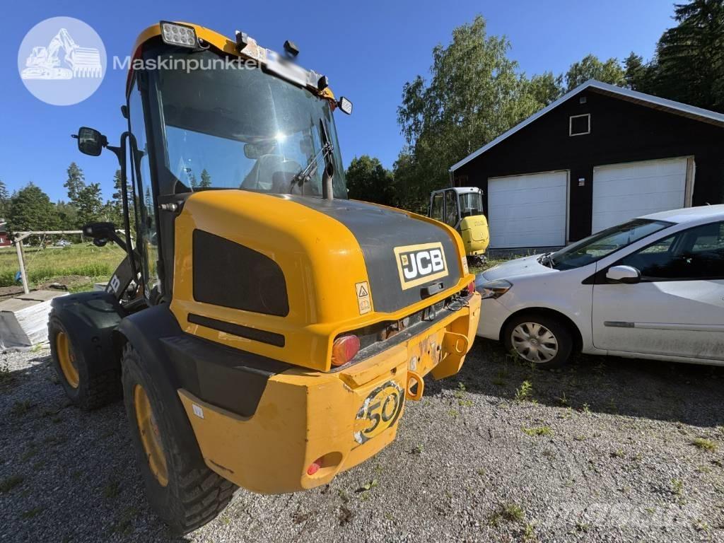 JCB 413 K Gumikerekes homlokrakodók