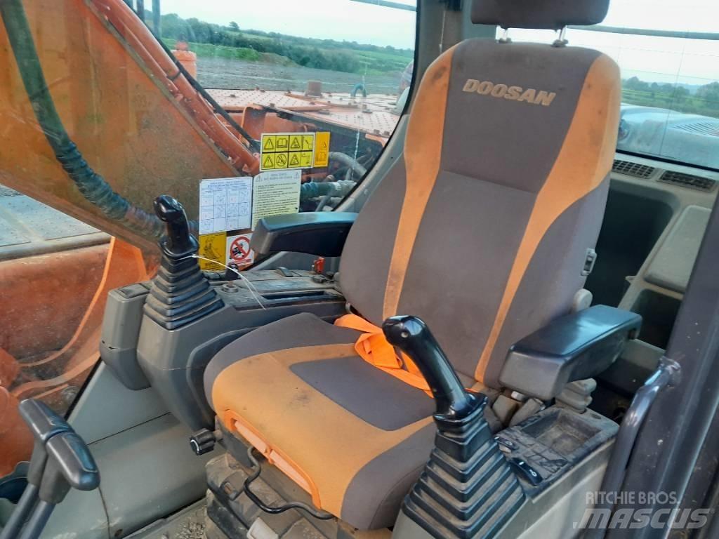 Doosan DX 225 Lánctalpas kotrók