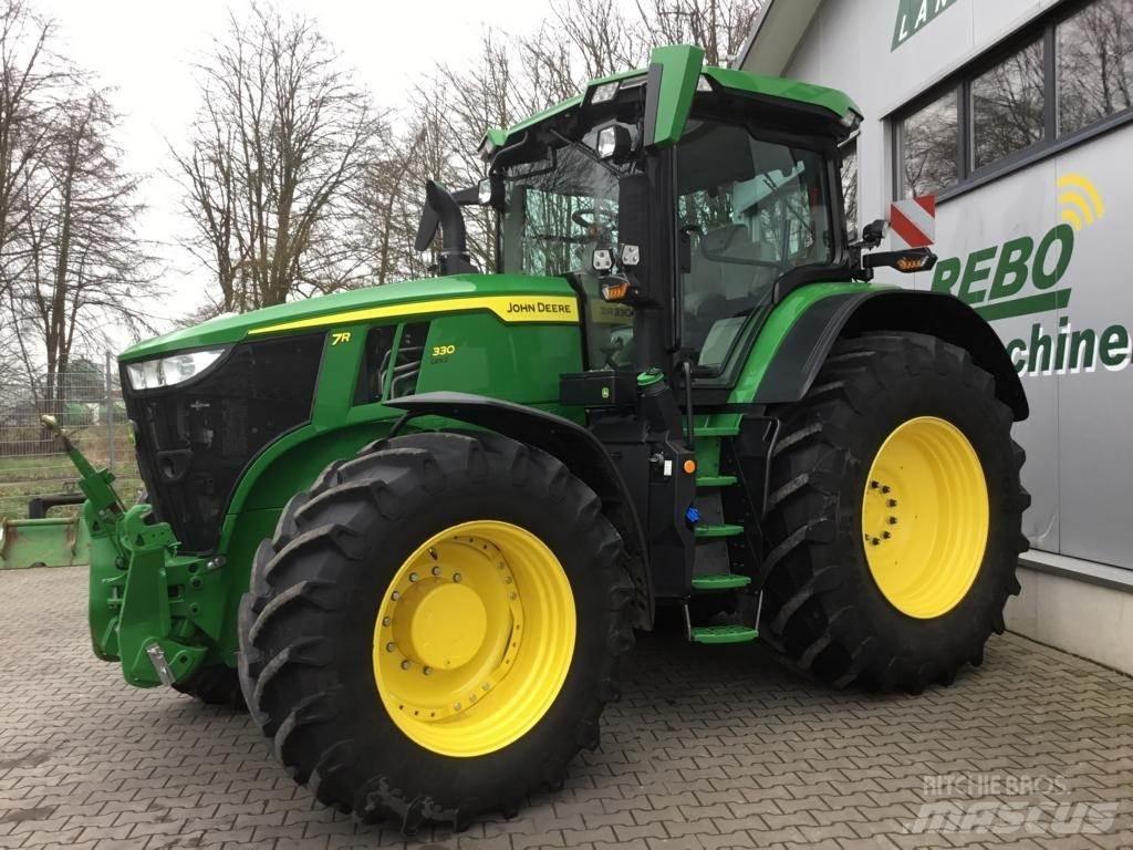 John Deere 7R330 Traktorok