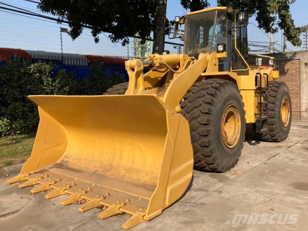 CAT 966 F II Gumikerekes homlokrakodók