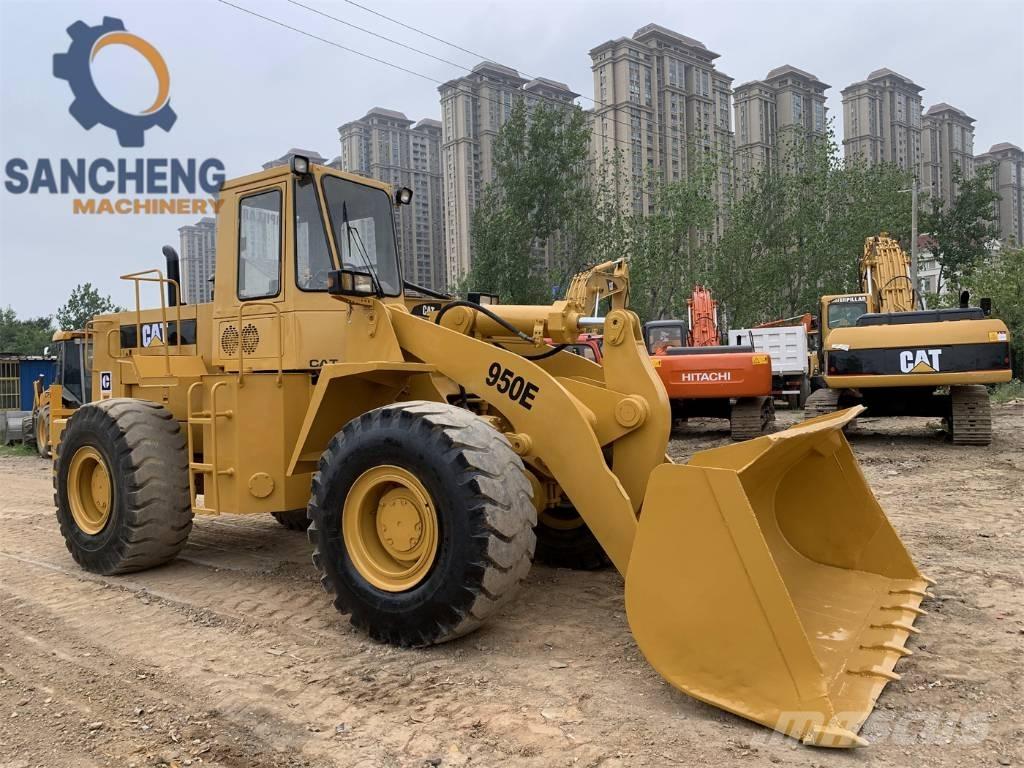 CAT 950 E Gumikerekes homlokrakodók