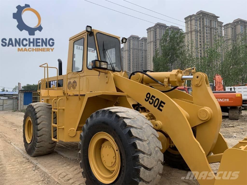 CAT 950 E Gumikerekes homlokrakodók