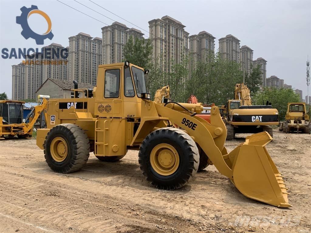 CAT 950 E Gumikerekes homlokrakodók