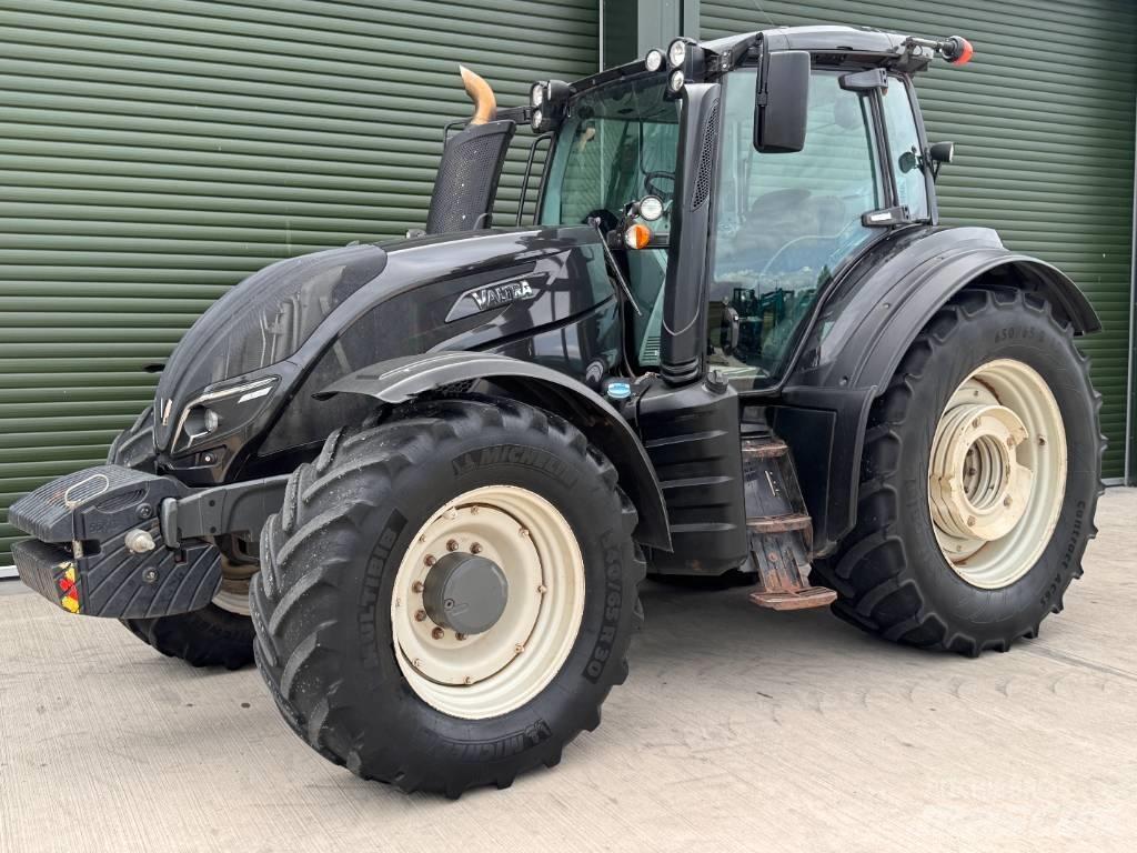 Valtra T 174 Traktorok
