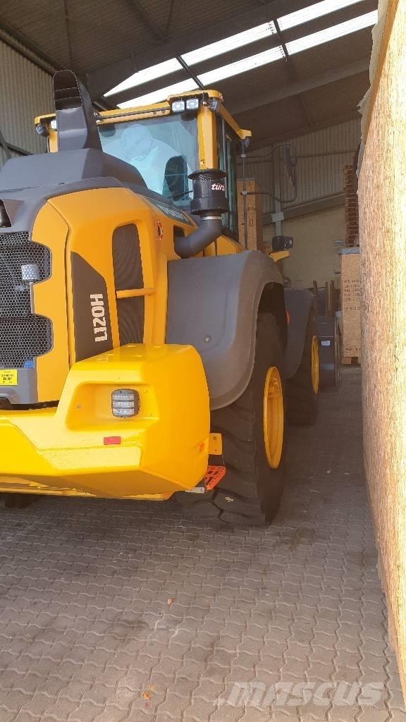 Volvo L 120 H Gumikerekes homlokrakodók