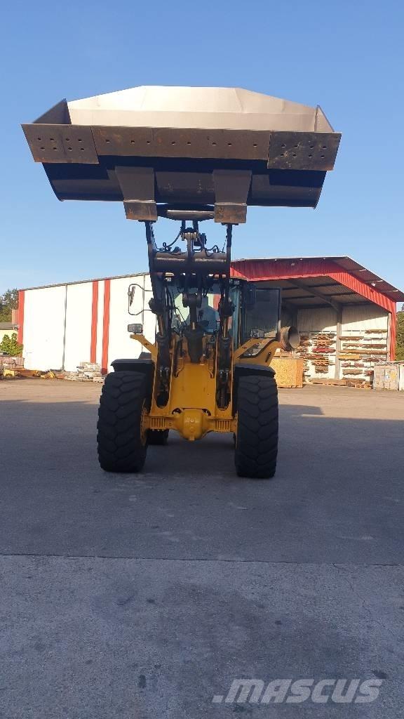 Volvo L 120 H Gumikerekes homlokrakodók