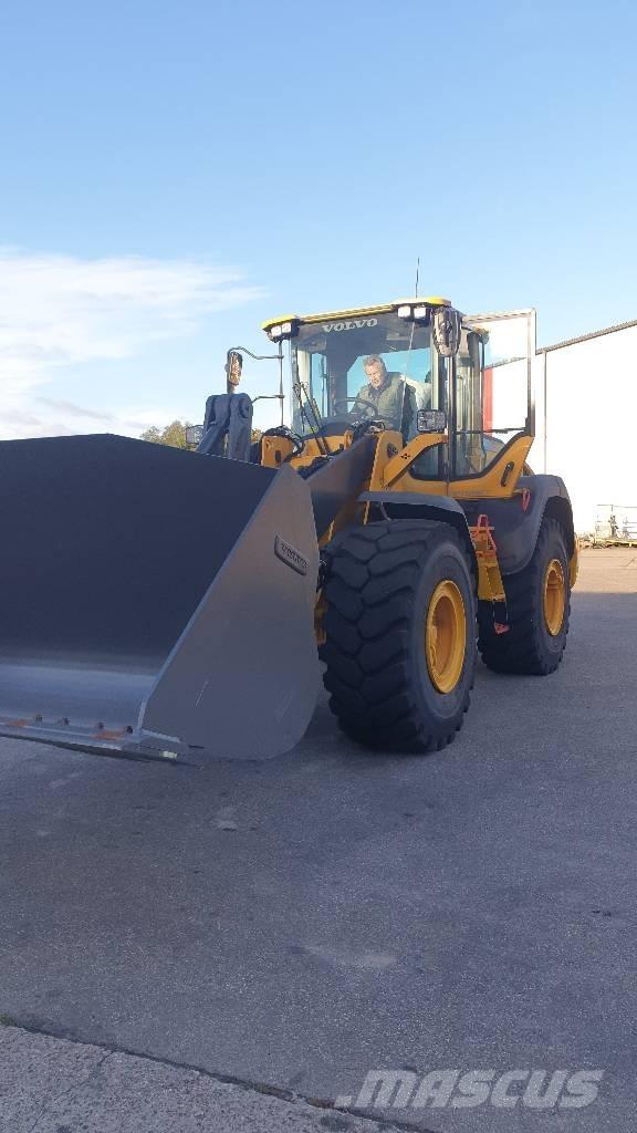 Volvo L 120 H Gumikerekes homlokrakodók