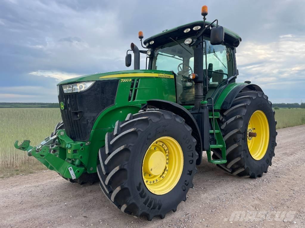 John Deere 7200 R Traktorok