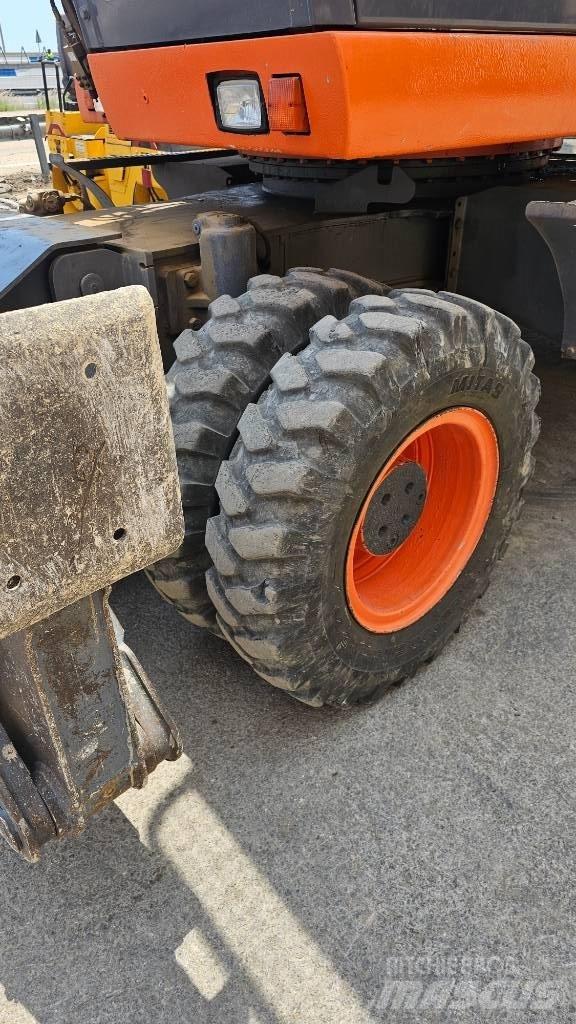 Fiat-Kobelco E215W Gumikerekes kotrók