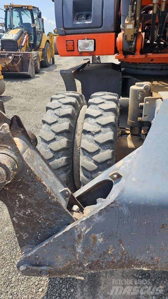 Fiat-Kobelco E215W Gumikerekes kotrók