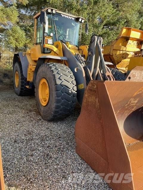 Volvo L120F Gumikerekes homlokrakodók