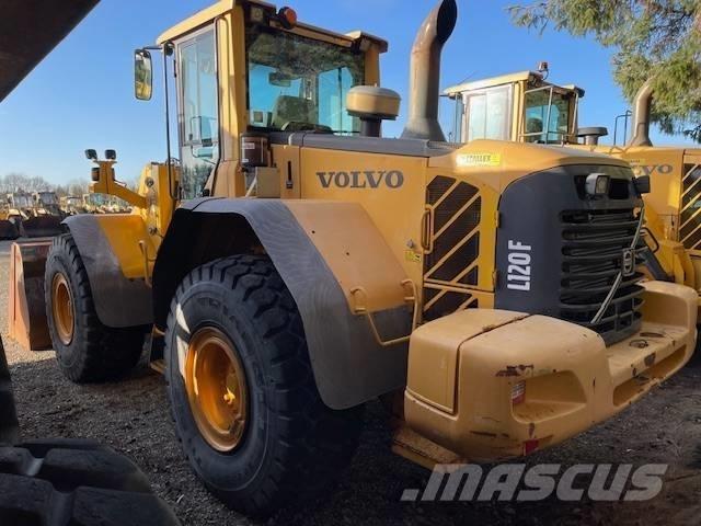 Volvo L120F Gumikerekes homlokrakodók