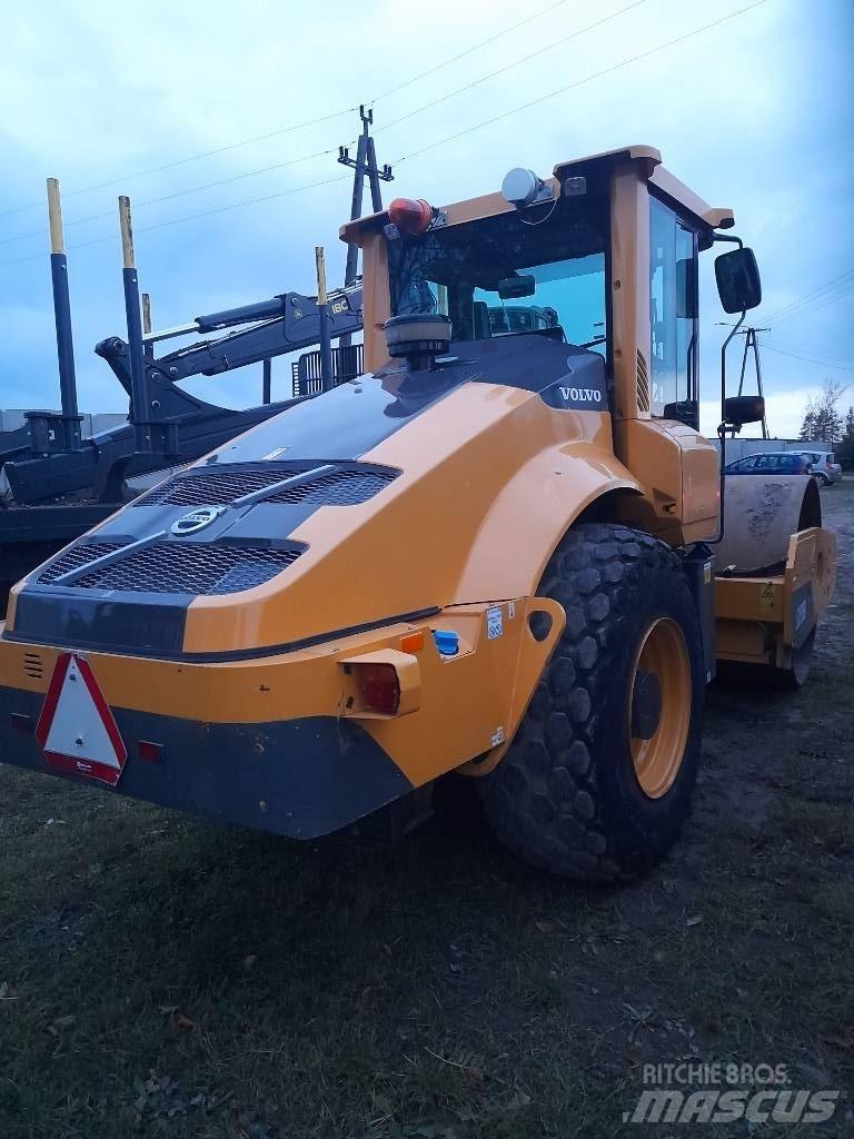 Volvo SD 135 B Egydobos hengerek