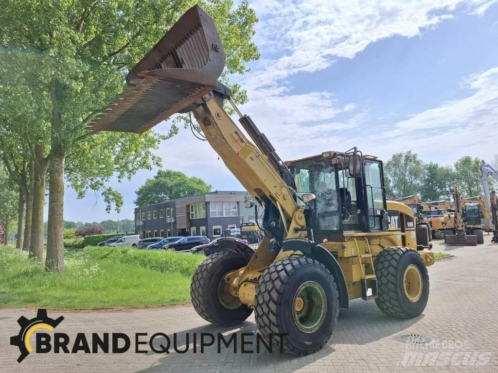 CAT 930G Gumikerekes homlokrakodók