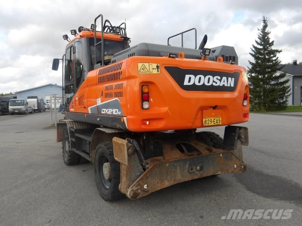 Doosan DX 210 WE Gumikerekes kotrók