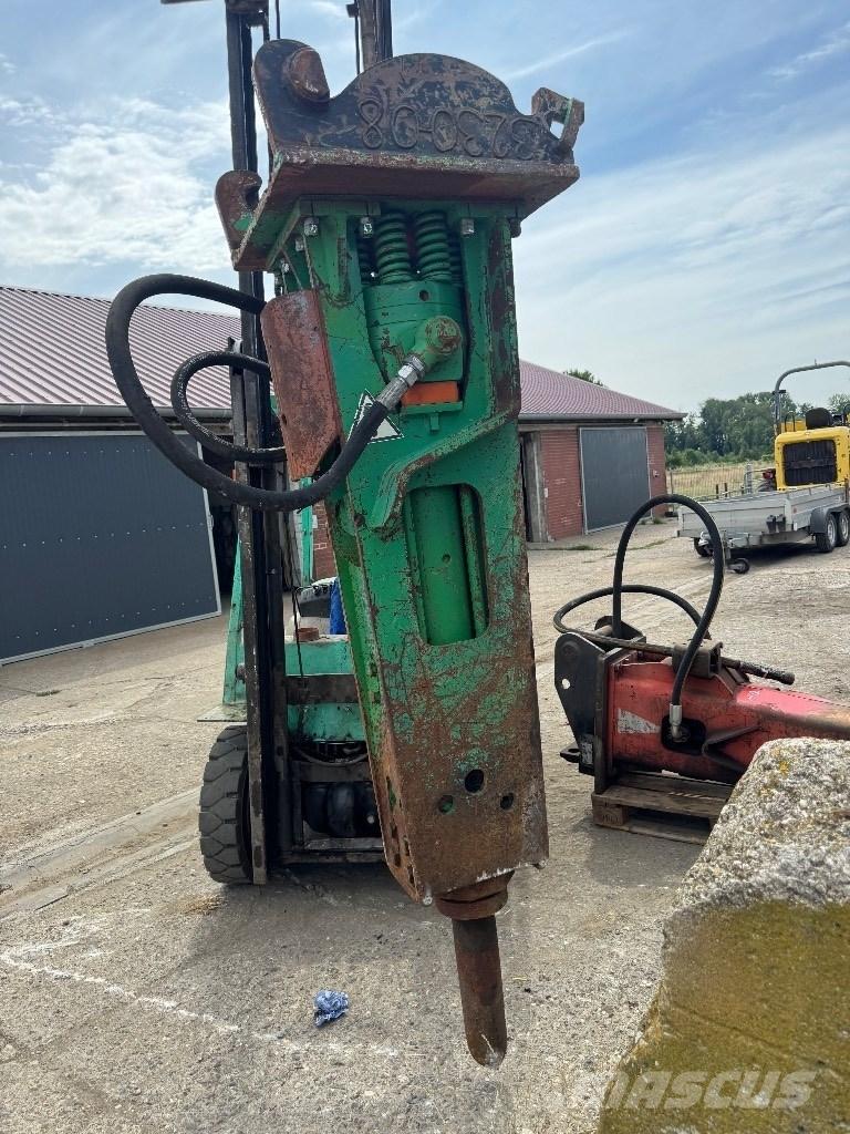 Montabert V 1200 BRH Hidraulikus cölöpverők