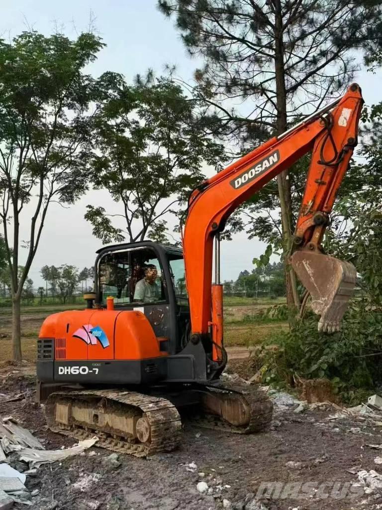 Doosan DH 60 Mini kotrók < 7t
