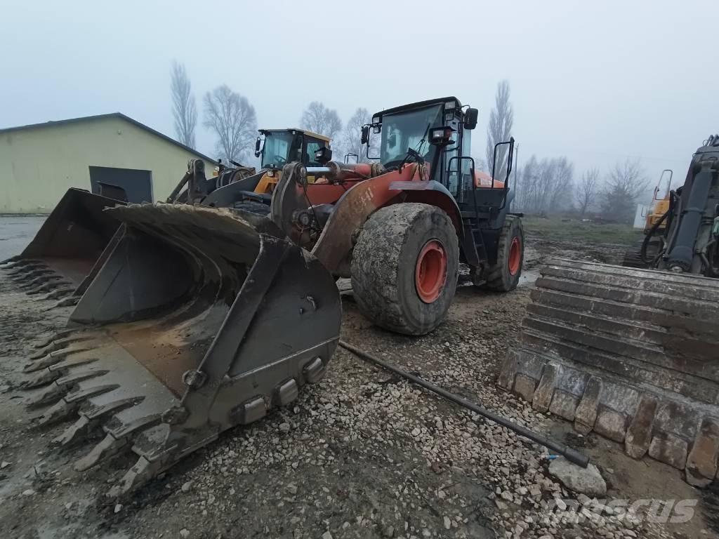 Hitachi ZW 310 Gumikerekes homlokrakodók
