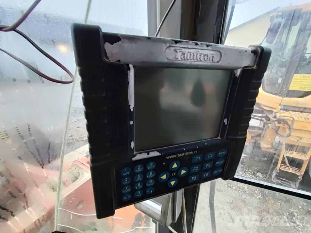 Hitachi ZW 310 Gumikerekes homlokrakodók