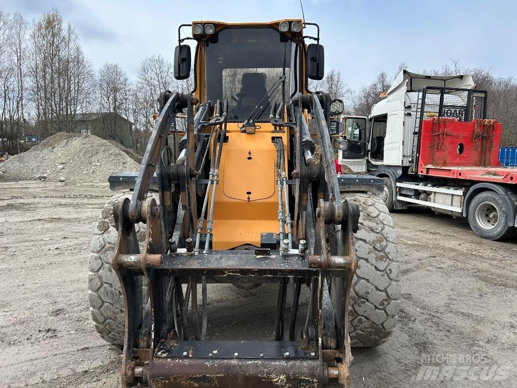 Ljungby L 15 Gumikerekes homlokrakodók