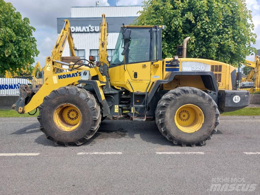Komatsu WA320-5 Gumikerekes homlokrakodók