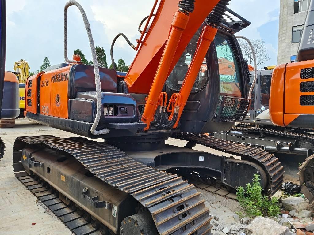 Hitachi ZX 200 Lánctalpas kotrók