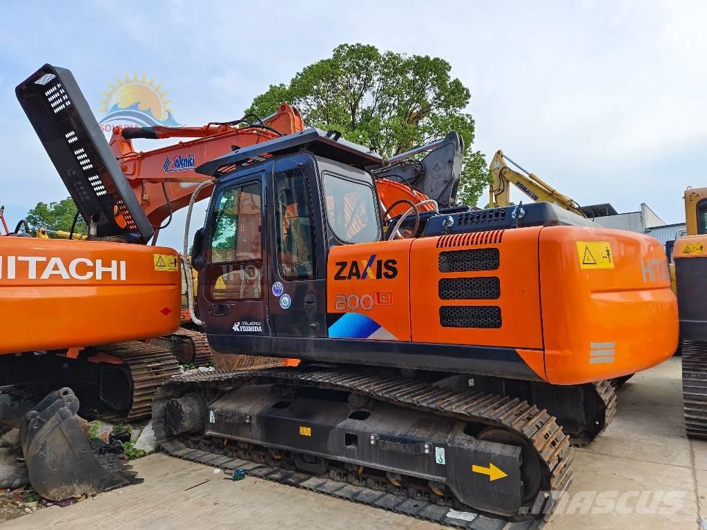 Hitachi ZX 200 Lánctalpas kotrók