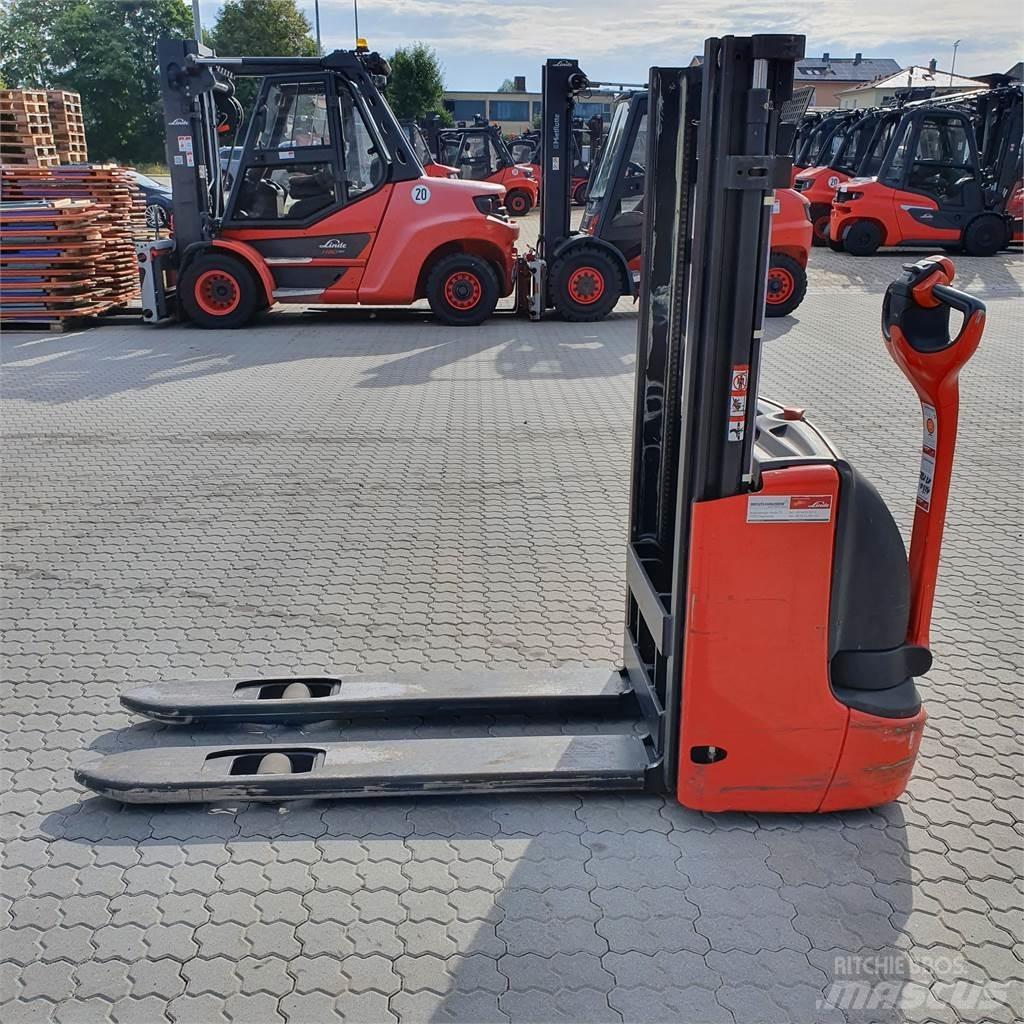 Linde L12 Gyalogkíséretű targonca