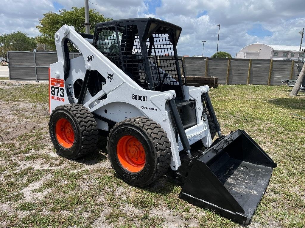 Bobcat 873 Kompaktrakodók