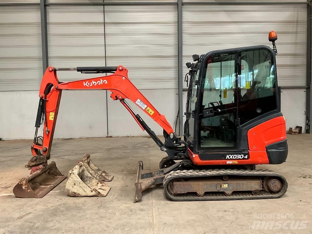 Kubota KX 030-4 Mini kotrók < 7t