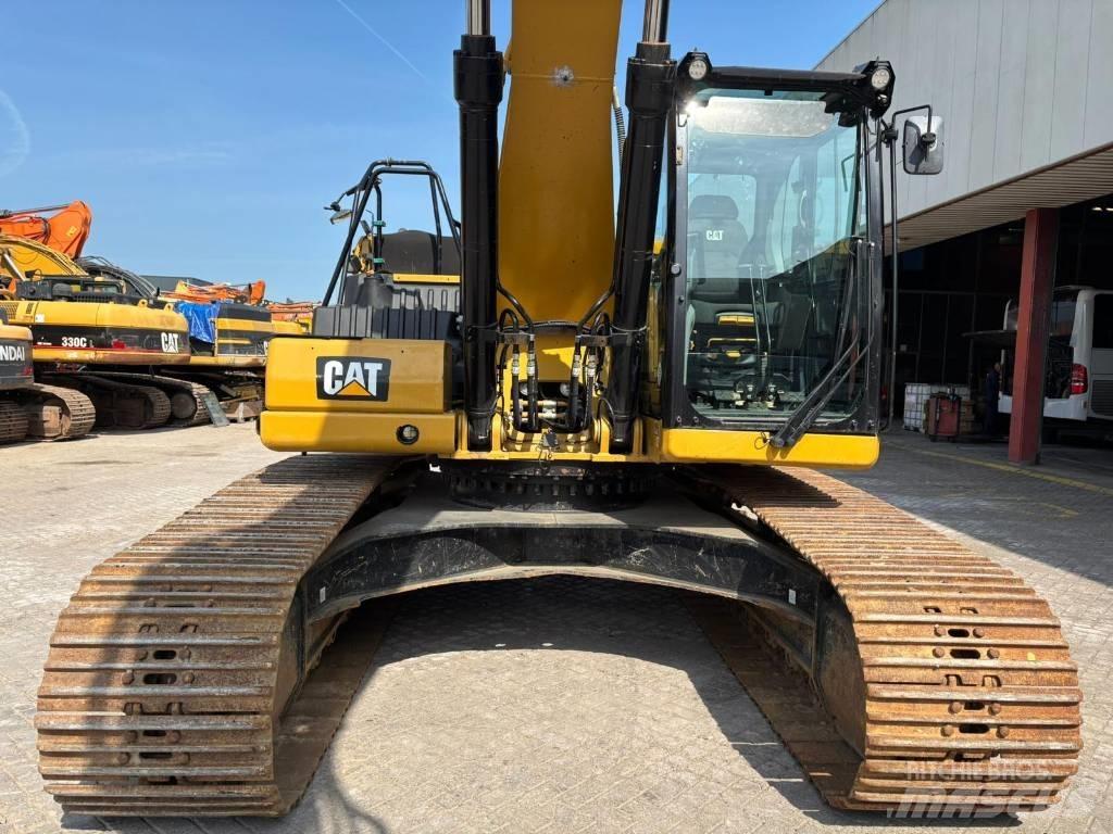 CAT 330 Lánctalpas kotrók