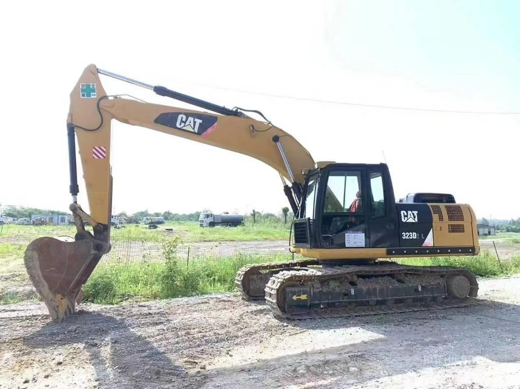 CAT CAT323D Lánctalpas kotrók