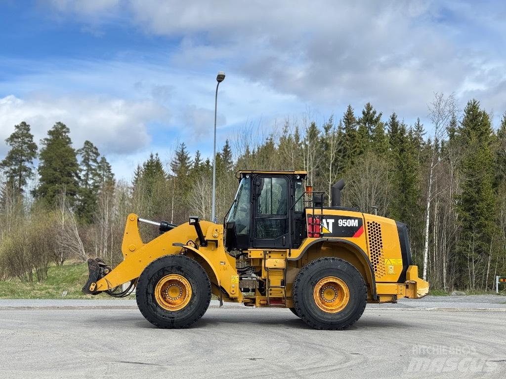 CAT 950 M Gumikerekes homlokrakodók