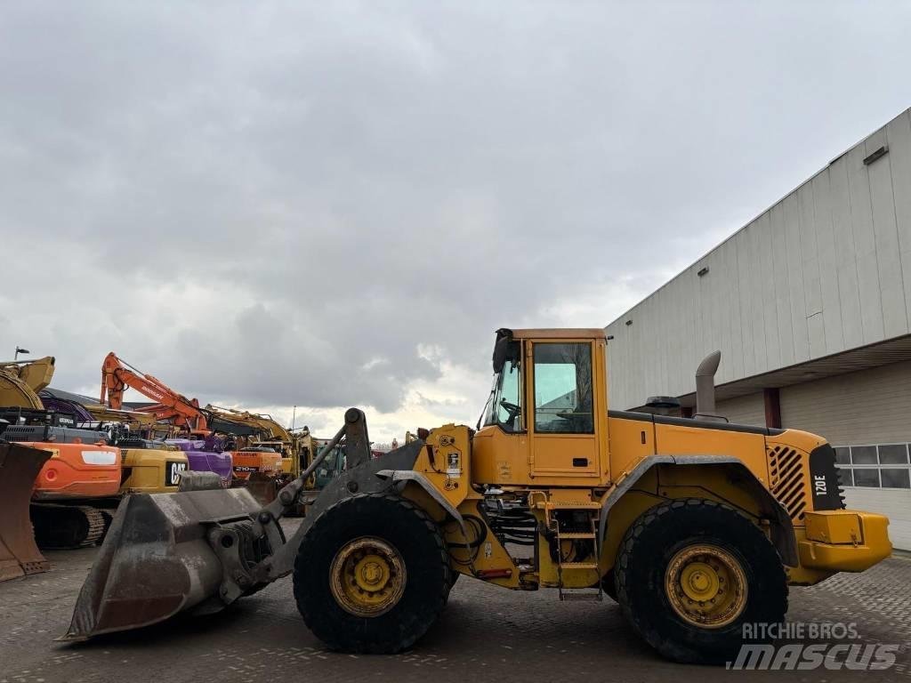 Volvo L 120 E Gumikerekes homlokrakodók