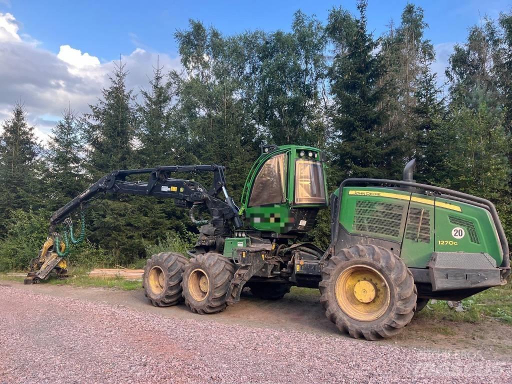 John Deere 1270 G Betakarítók