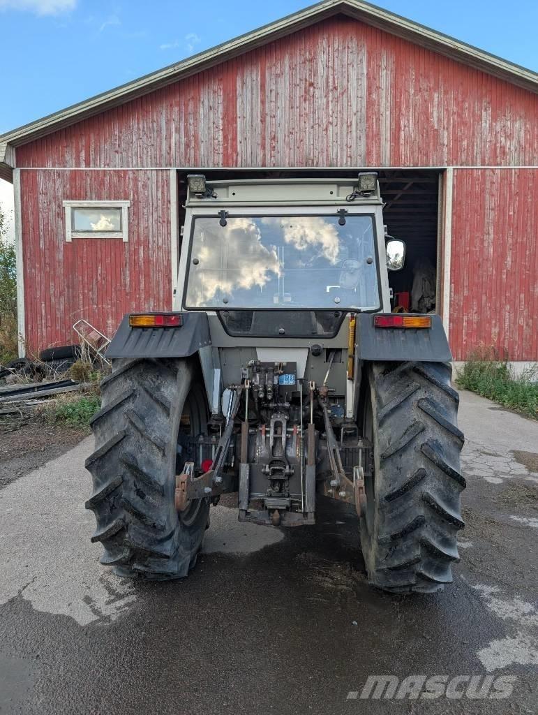Massey Ferguson 390 Traktorok