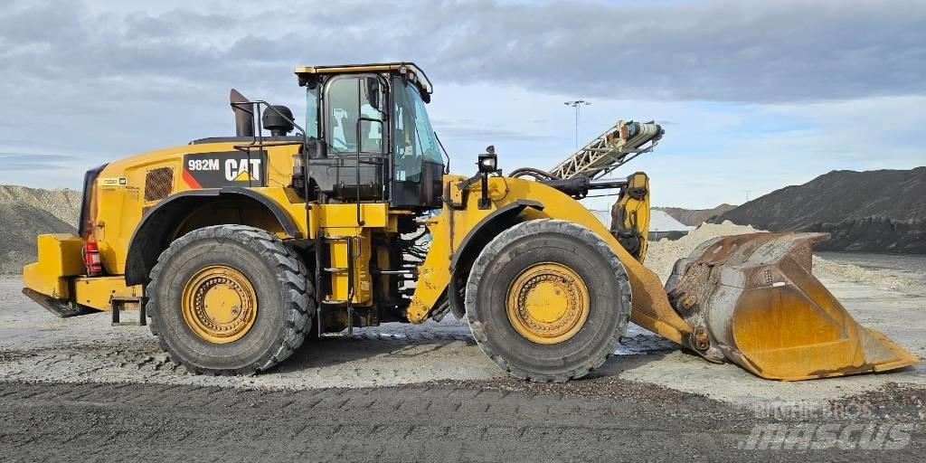 CAT 982 M Gumikerekes homlokrakodók