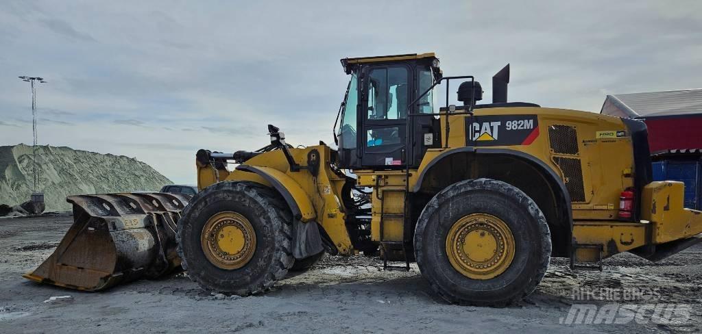 CAT 982 M Gumikerekes homlokrakodók