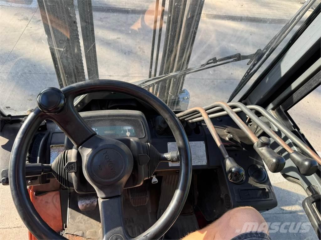 Toyota 7FGF25 Gázüzemű targoncák