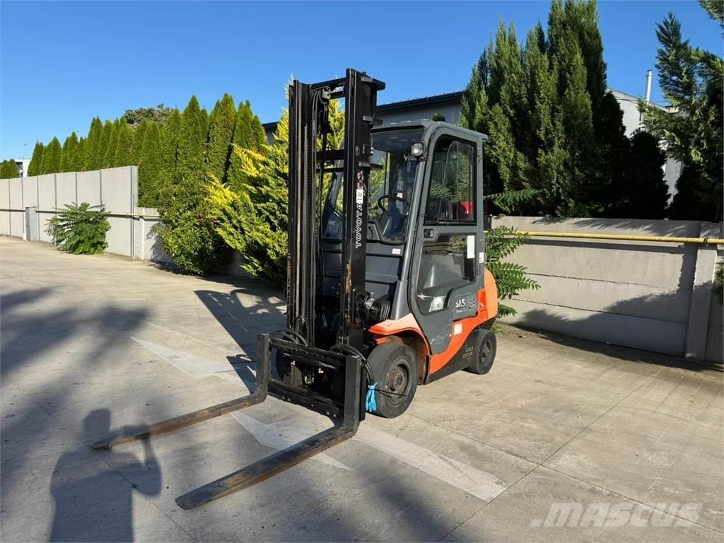 Toyota 7FGF25 Gázüzemű targoncák