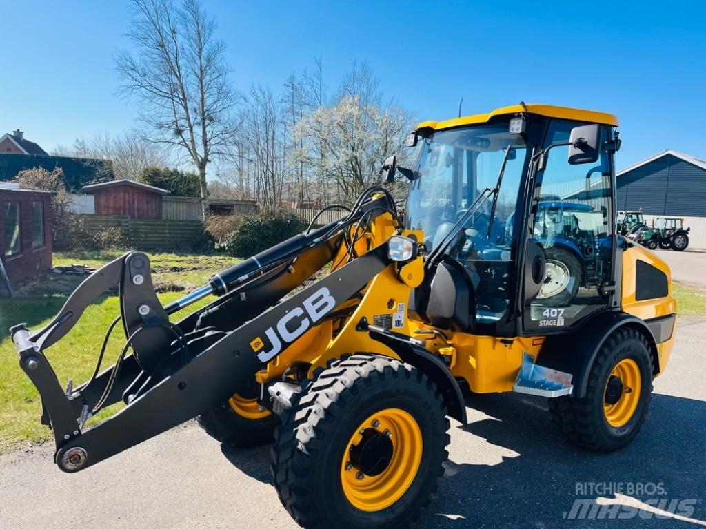 JCB 407 Univerzális rakodók