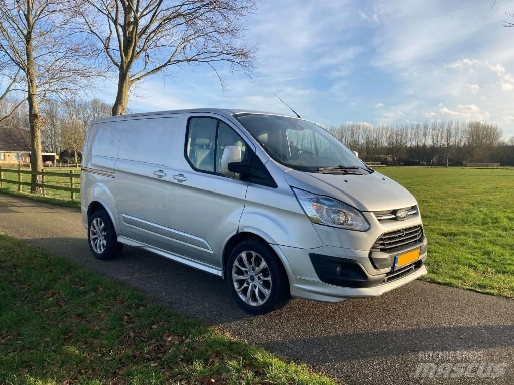 Ford Transit Transporterek