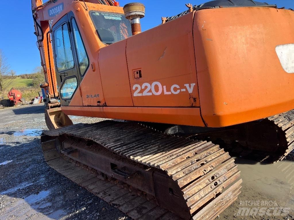 Doosan DX 220 Lánctalpas kotrók