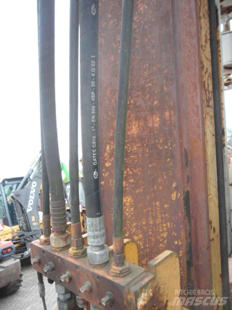 Liebherr R 942 Cölöp fúrók
