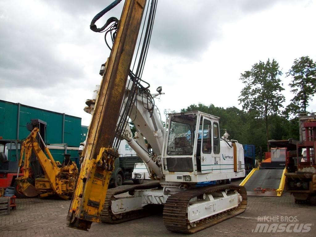 Liebherr R 942 Cölöp fúrók