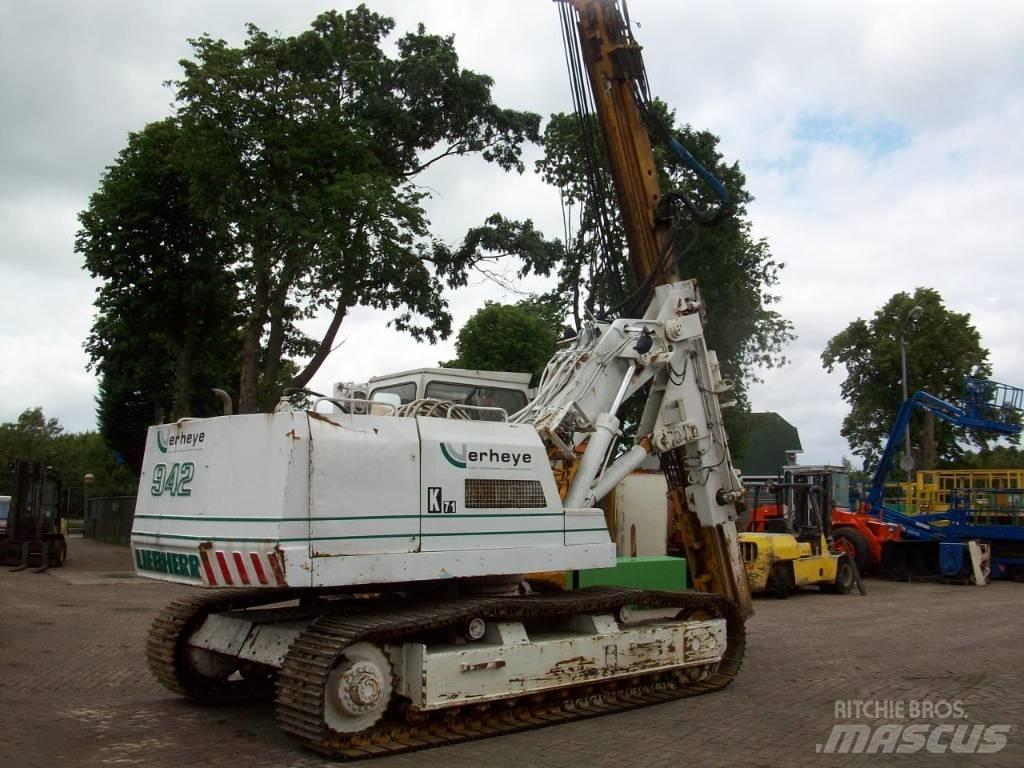 Liebherr R 942 Cölöp fúrók
