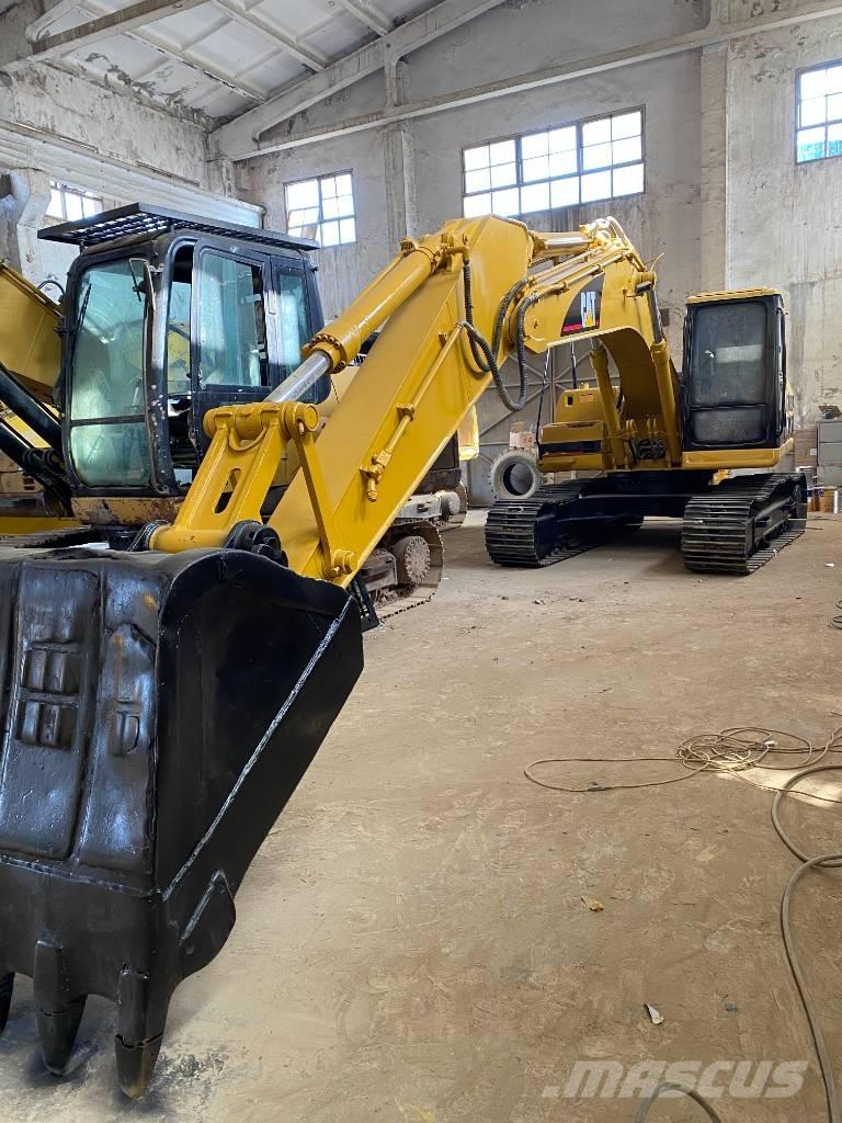 CAT 320 B Lánctalpas kotrók